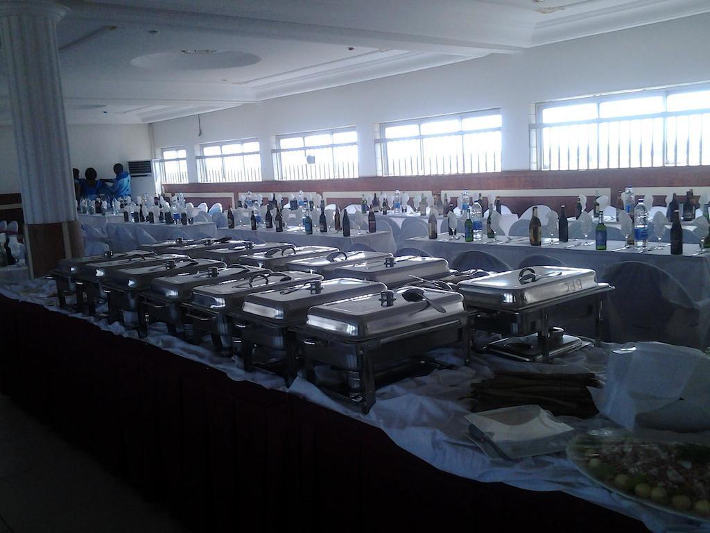 Afrique Hotel Douala Airport 外观 照片
