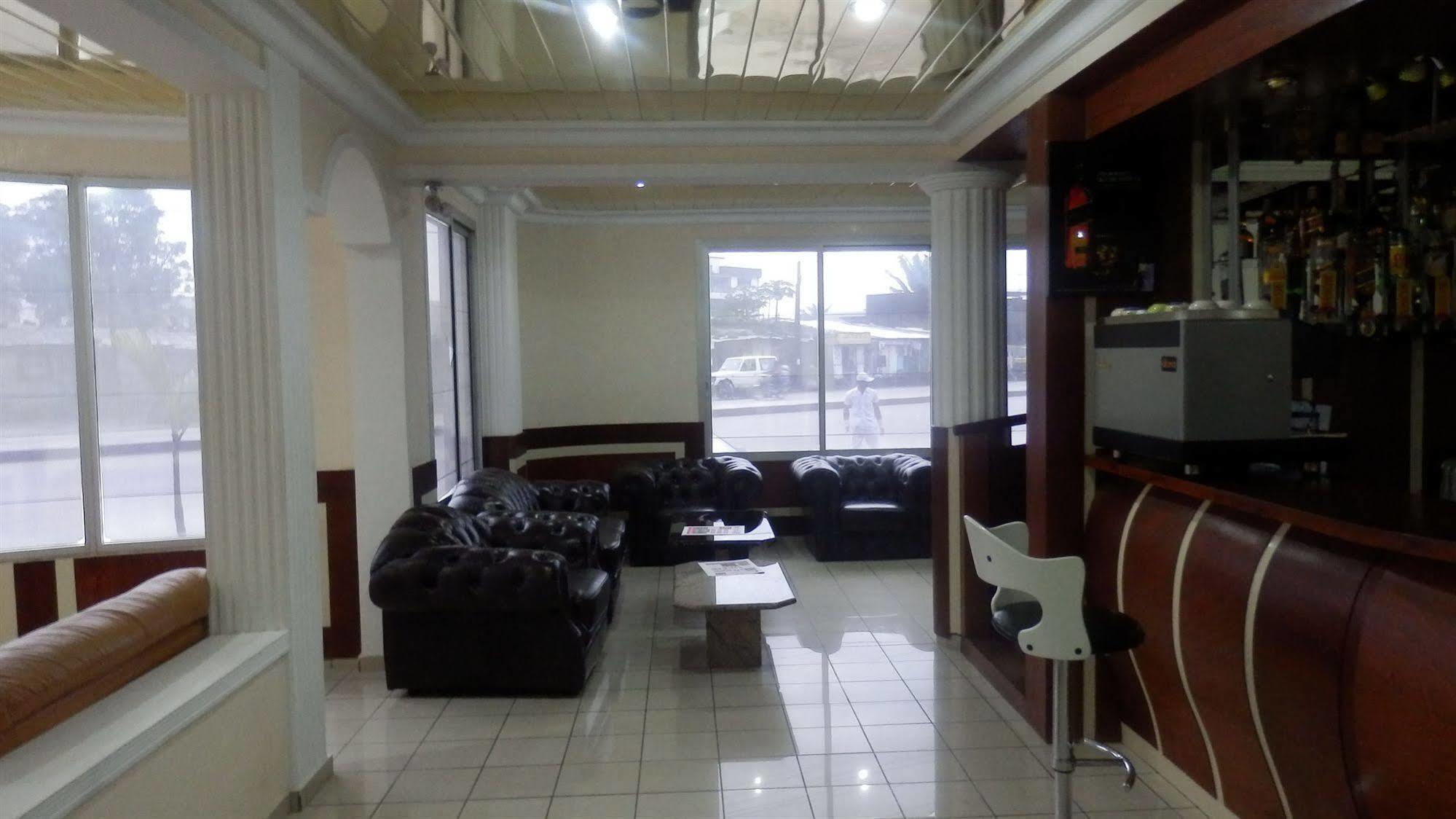 Afrique Hotel Douala Airport 外观 照片