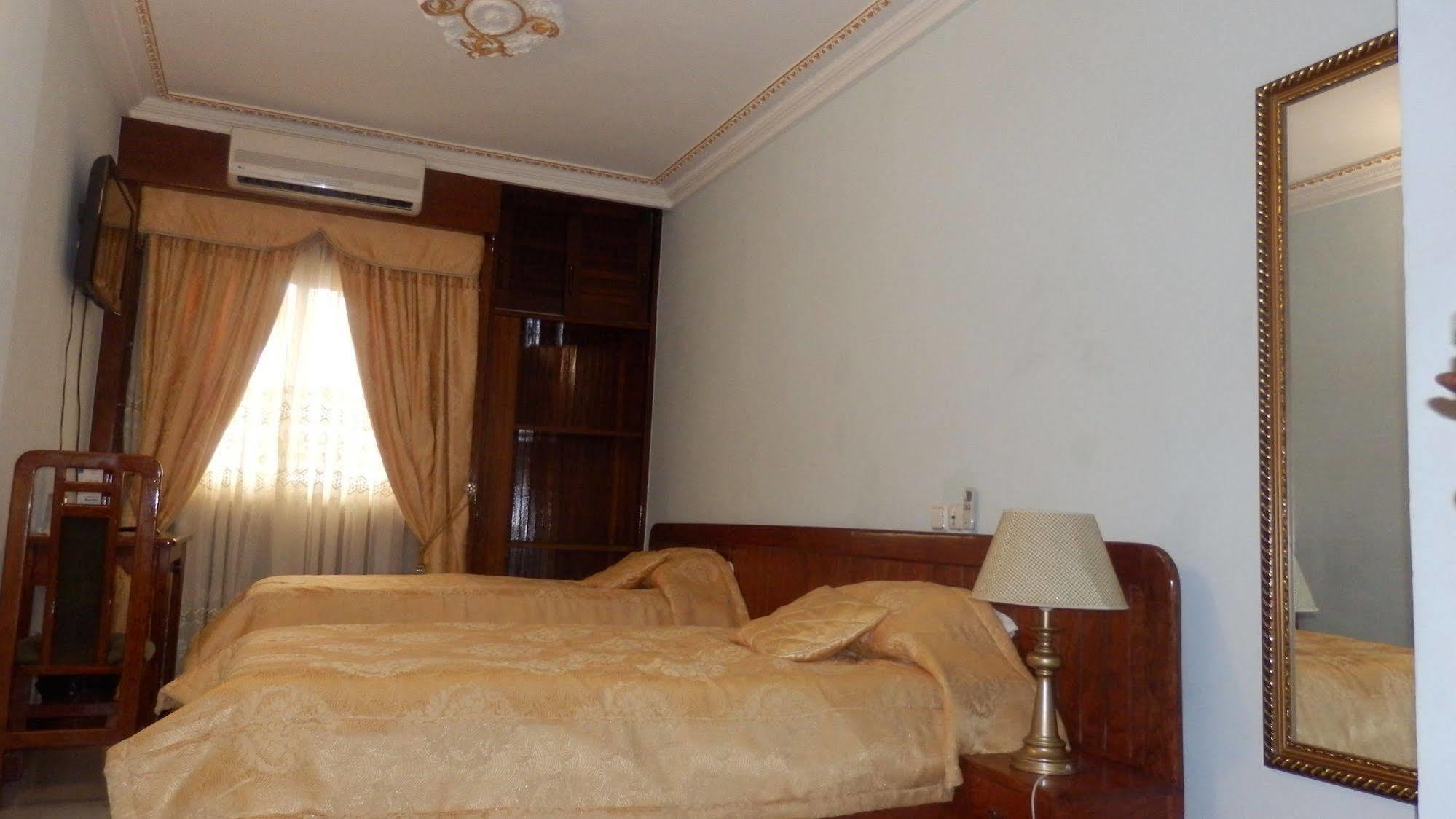 Afrique Hotel Douala Airport 外观 照片