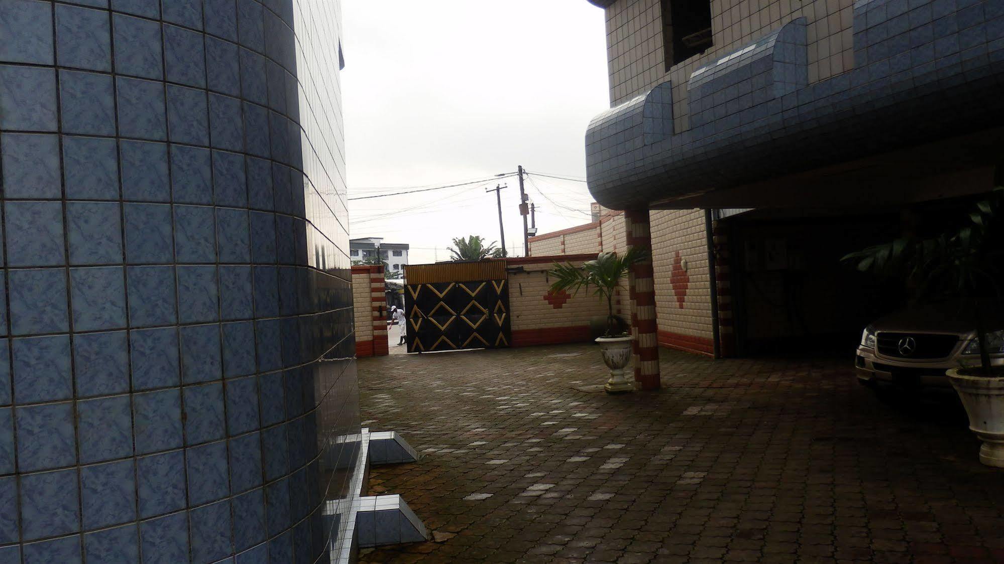 Afrique Hotel Douala Airport 外观 照片