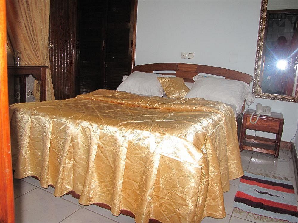 Afrique Hotel Douala Airport 外观 照片